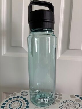 Yeti Aqua Clear 34oz Water Bottle with Black Chug Lid Handle Lid